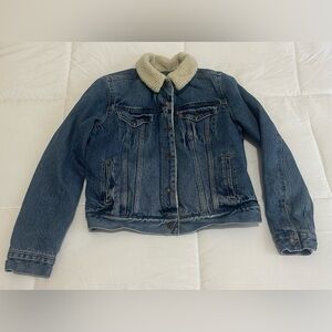 Pre loved Womens Sz Small Levi's Sherpa Trucker Jean Jacket